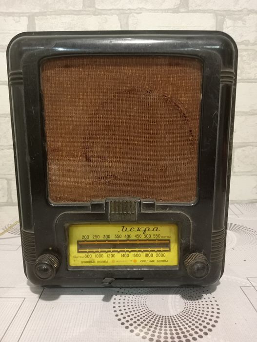 Продам радіоприймач Іскра