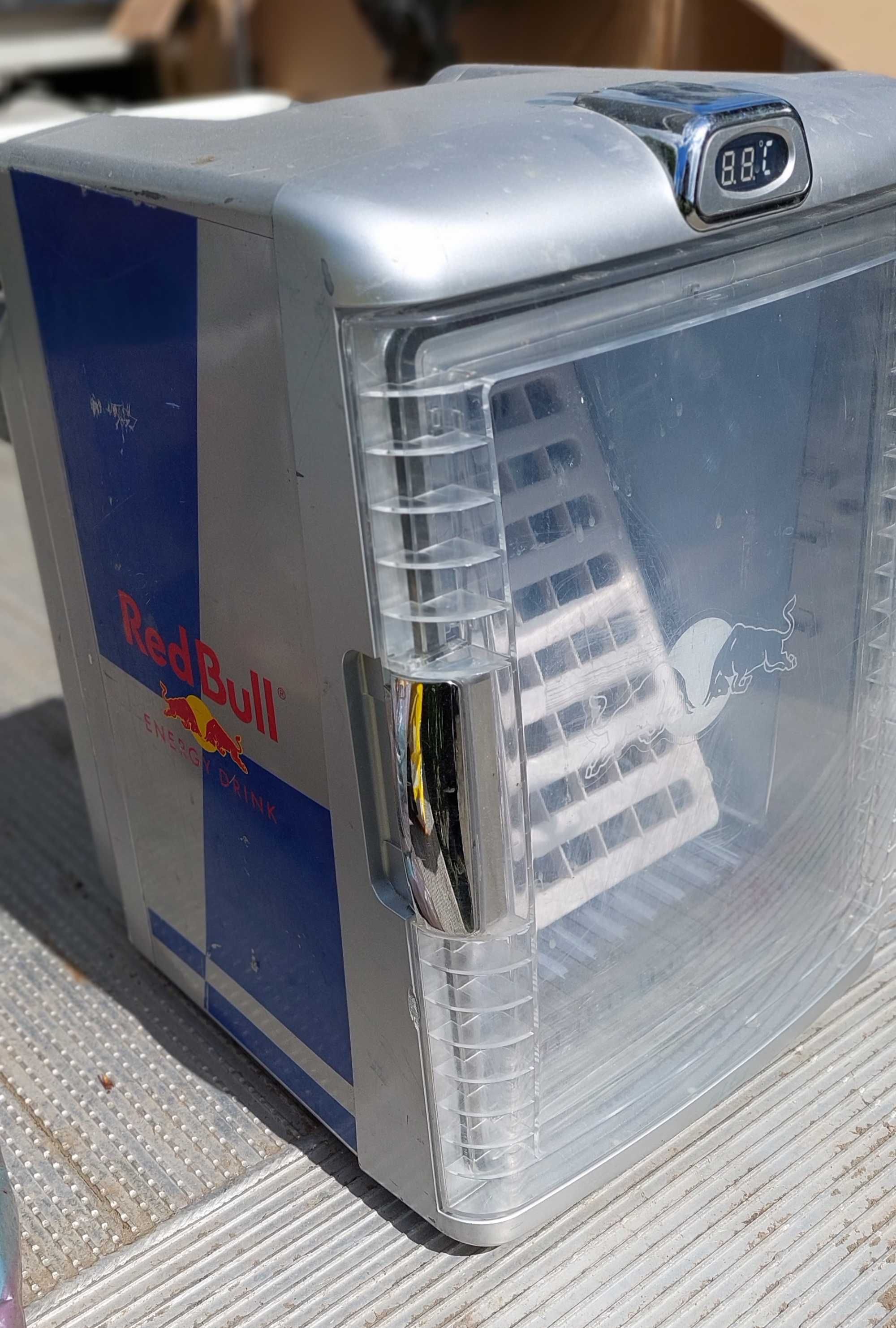 Lodówka chłodziarka  wolnistojąca Red Bull