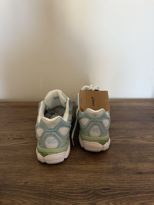 Легкі кросівки ASICS