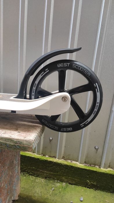 Продам самокат BEST Scooter від 8+.