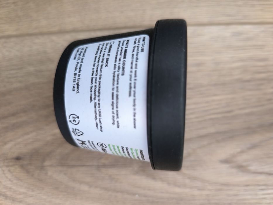 Zestaw kosmetyków firmy LUSH