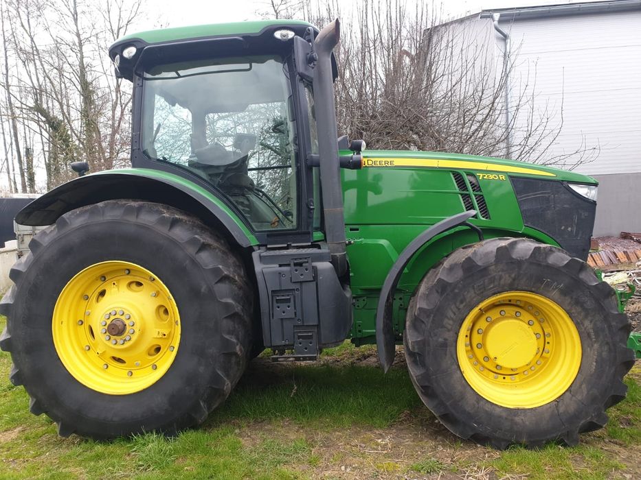 John Deere 7230R