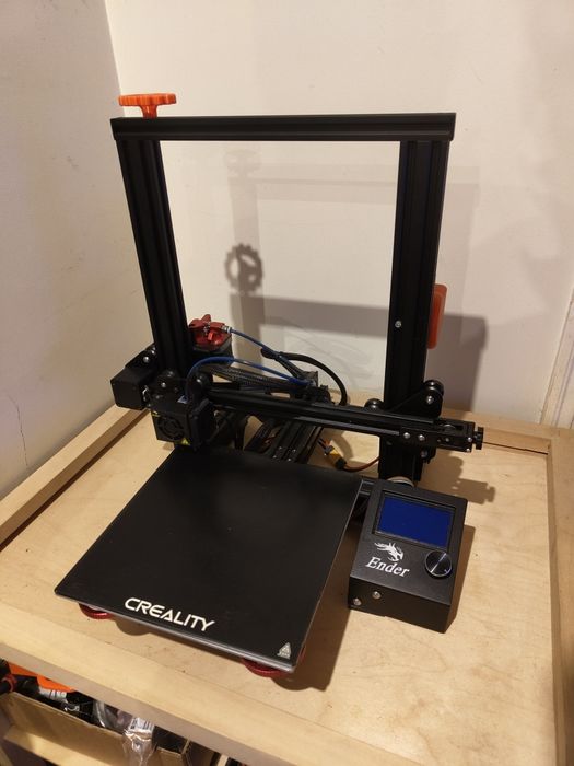 Impressora 3D Ender 3 Pro (com alguns upgrades)
