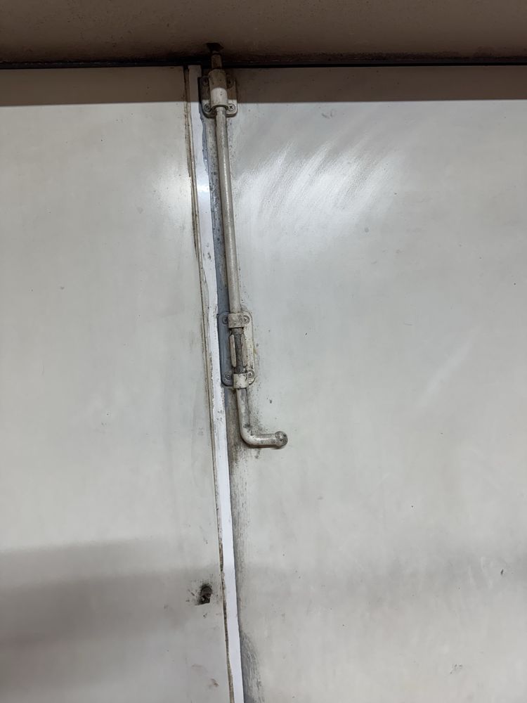 Portao de garagem  com sistema automatico de abertura
