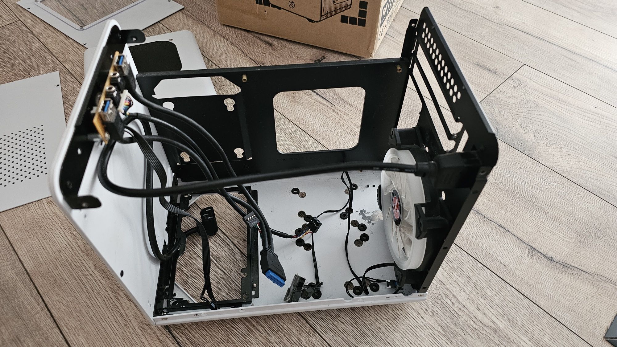 Obudowa Rajintek Metis plus ITX komplet