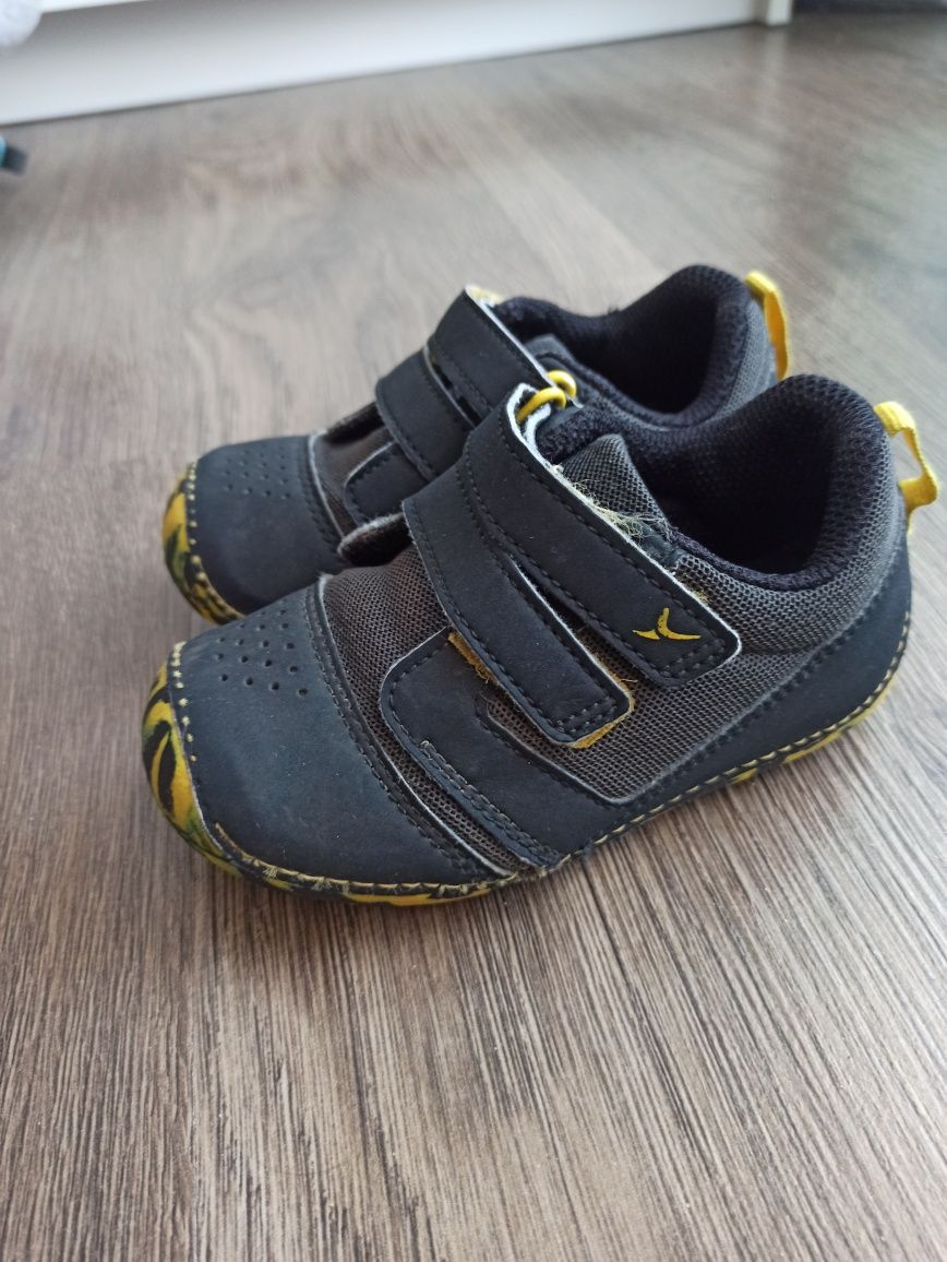 adidasy dziecięce decathlon rozm. 23