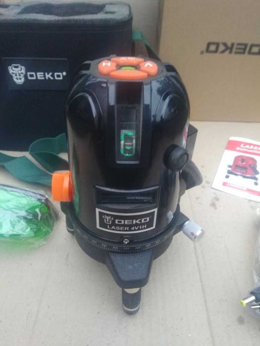 Продам Лазерний рівень Deko 4V1H 5 ліній 6 точок (Зелені лінії)