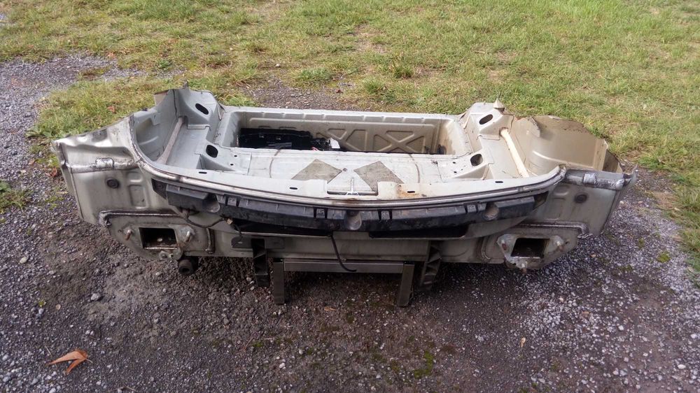Opel Astra K V Pas tylny Wanna Podłoga tył srebrny Z176 HB 5-drzwi