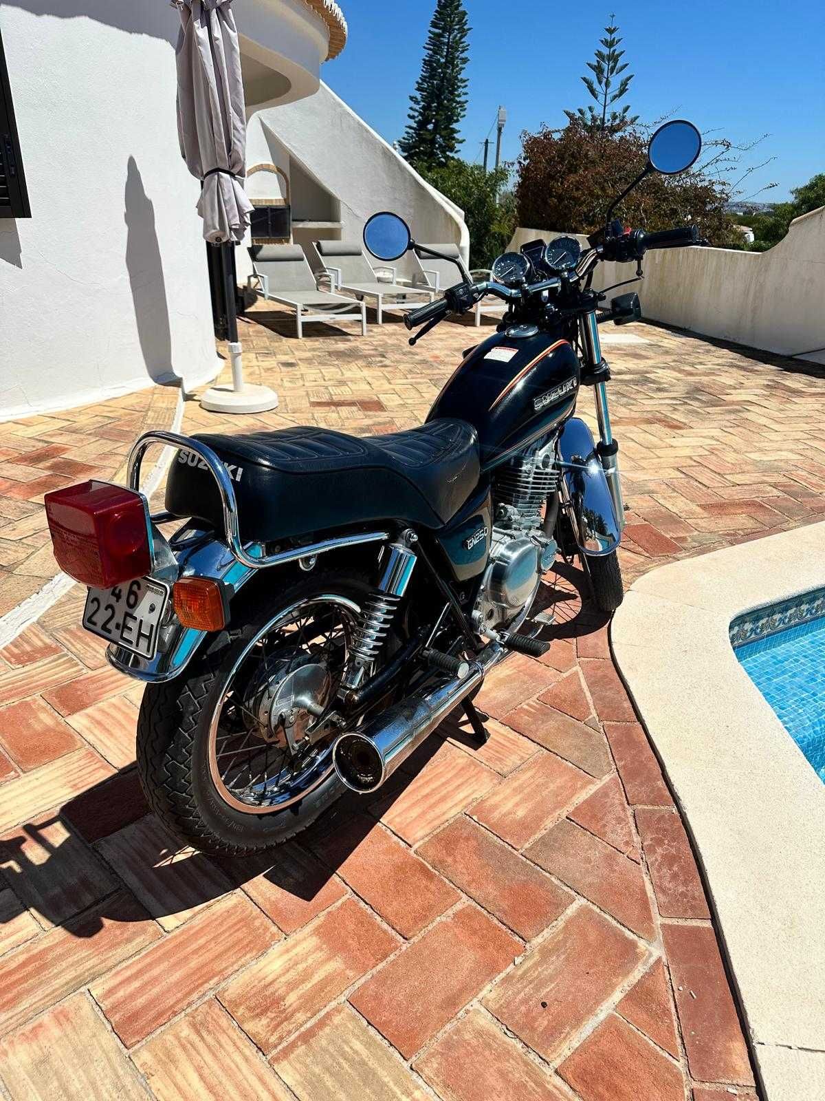 Suzuki Gn250 com 30000km