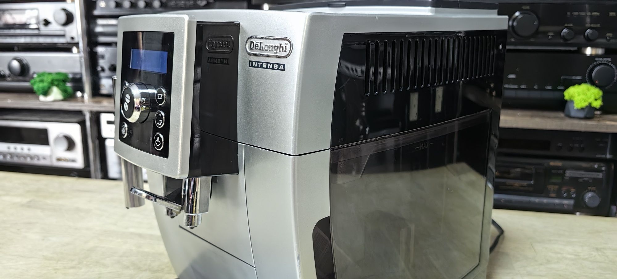 Кавова машина Delonghi Intensa