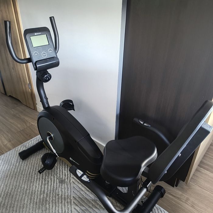 Rower stacjonarny z siedziskiem
