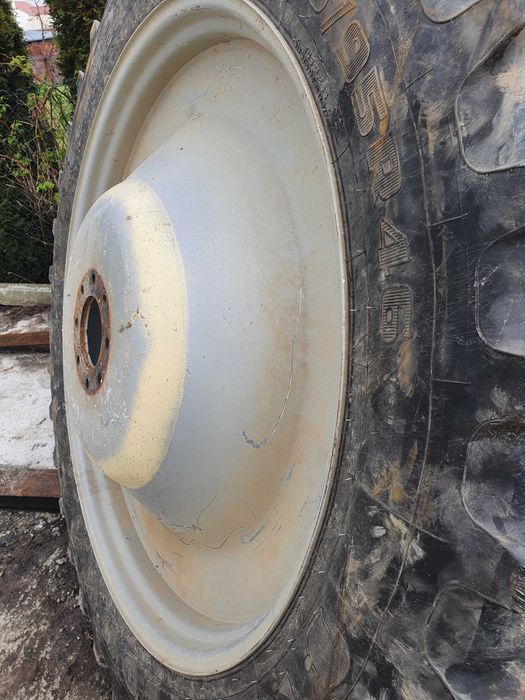 Kola wąskie miedzyrzedowe case opony 300/95R46