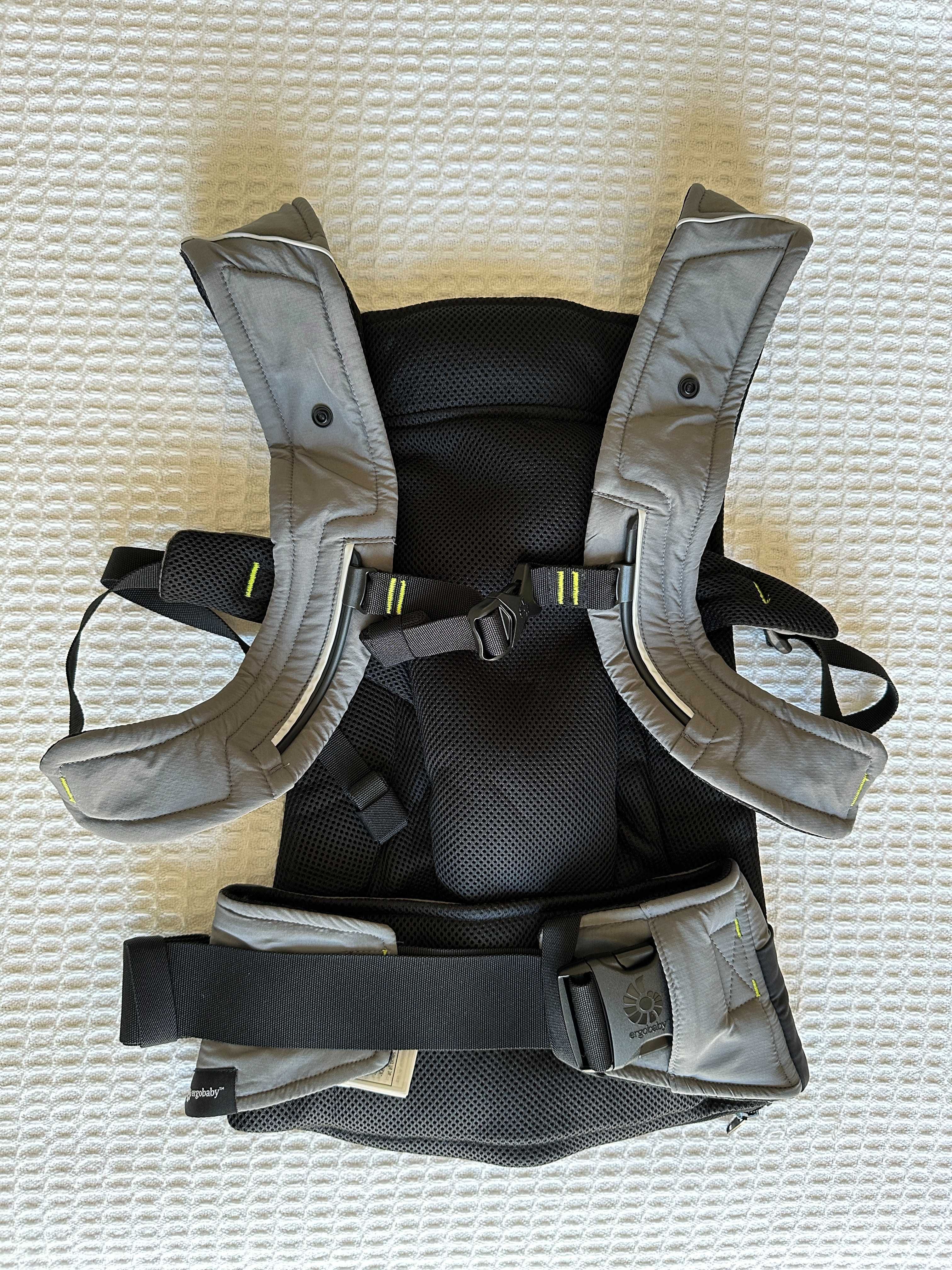 Porta-bebés Ergobaby Away (cinza)