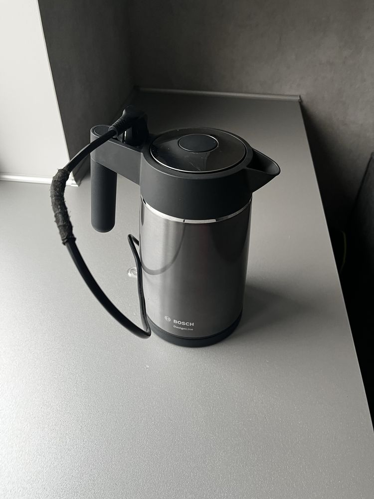 Продам електочайник Bosch б/у на запчасти