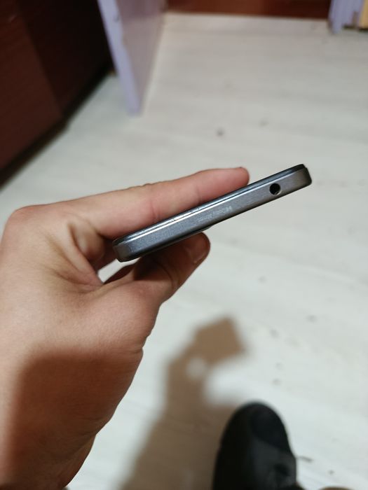 Продам телефон моторола срочно треба замінити екран телефону два тижні