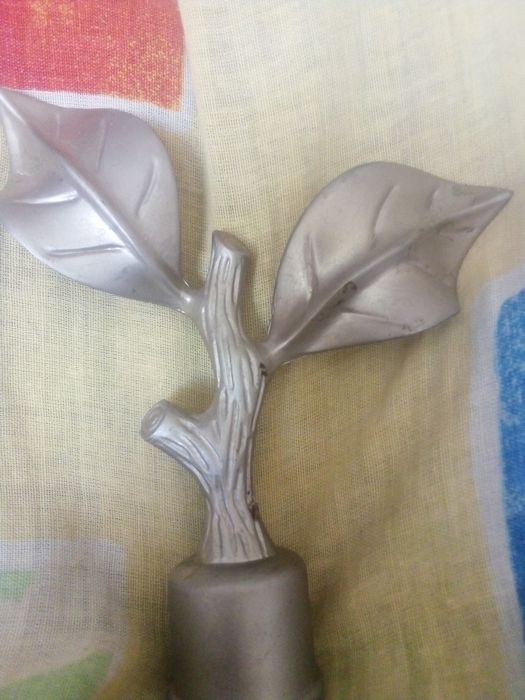 Продаю  стойки, трос для прочистки, заглушки для карниза