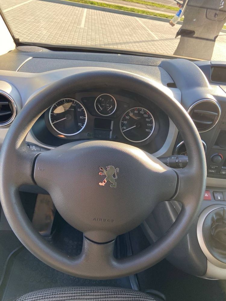 Peugeot partner tepee офіційне авто