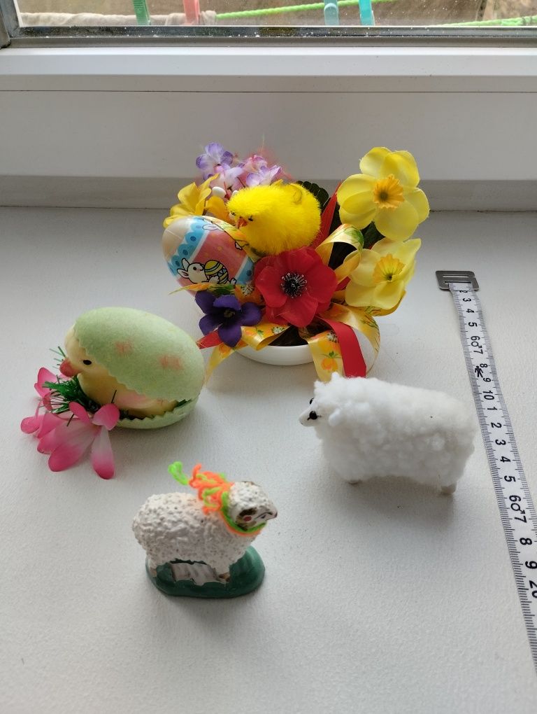 dekoracje Wielkanocne kurczaki, zajączki
