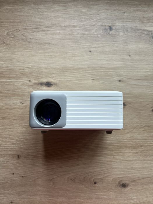 Mini Projector AKIYO Ótimo Estado