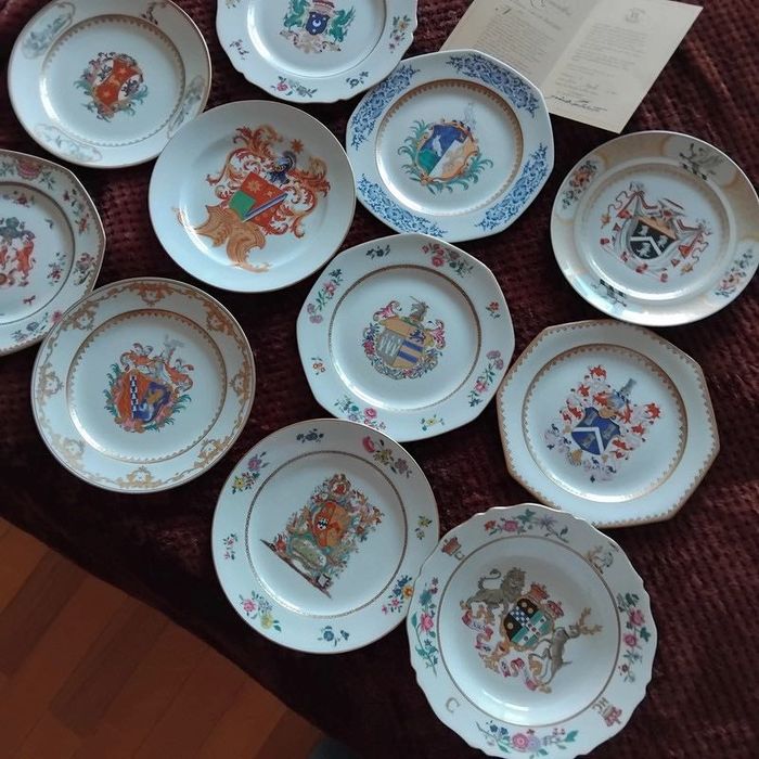 Coleção pratos brasonados Vista Alegre