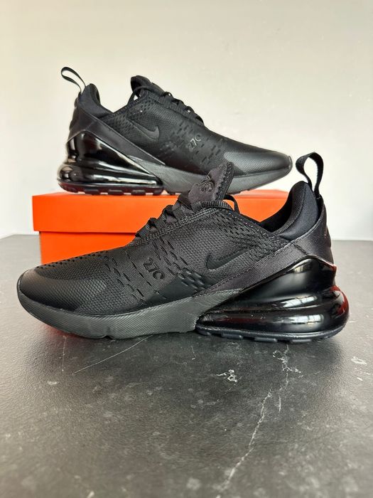 Nike Air Max 270 “Triple Black” | Rozmiar 42.5 EU