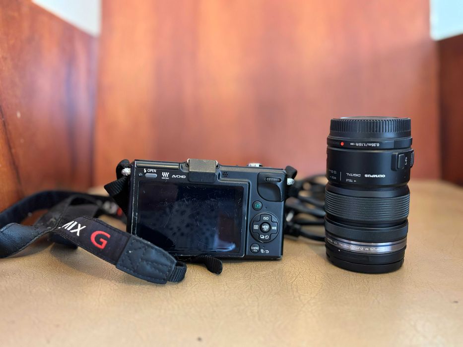 Panasonic Lumix GF2 + Lente 20mm f/1.7 + Lente Olympus 12–50mm