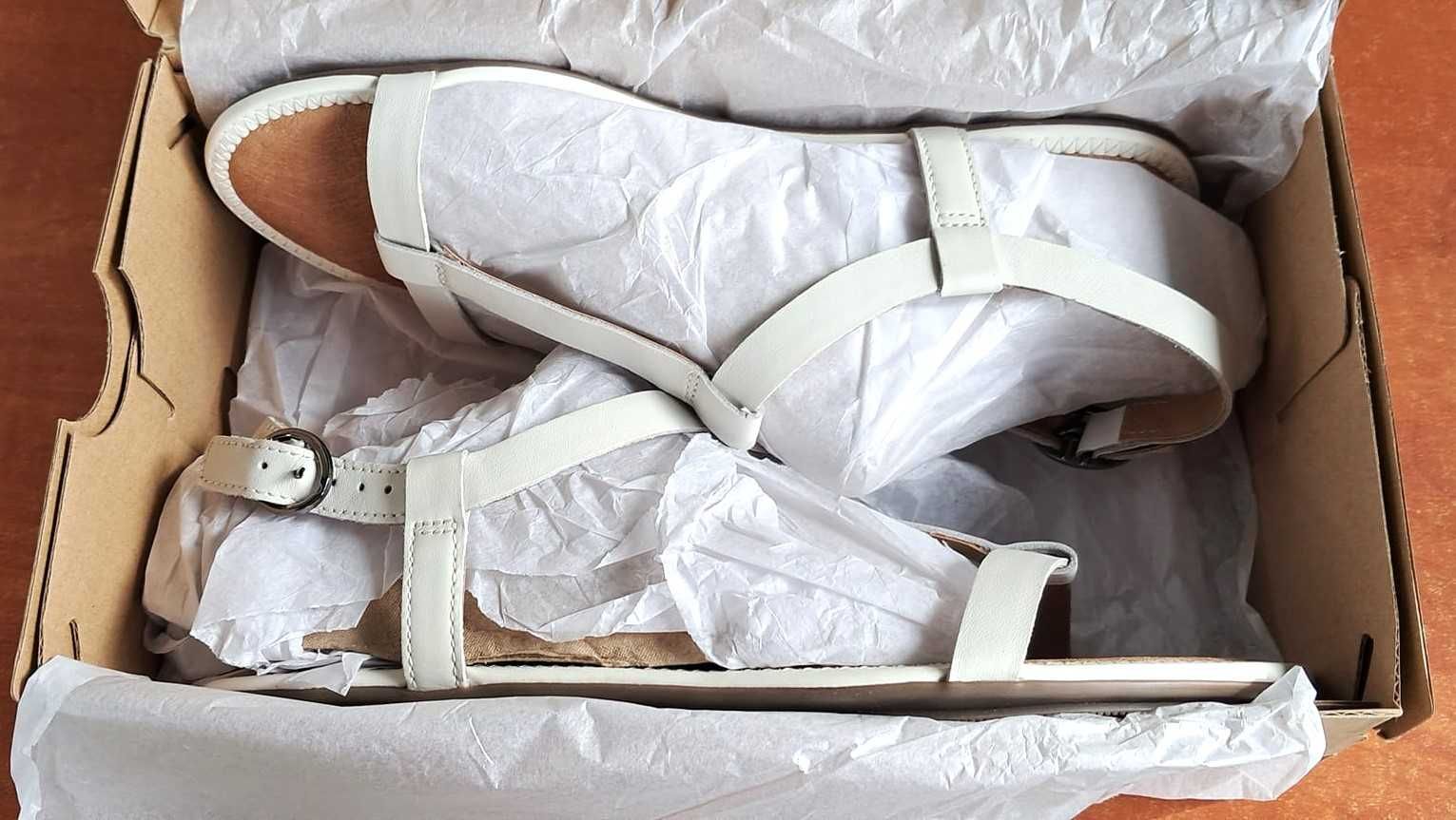 Białe skórzane lekkie sandały Clarks r. 38-39 nowe