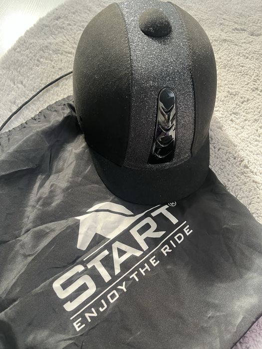 kask jeździecki start 54 czarny zamszowy błyszczący brokat jazda konna