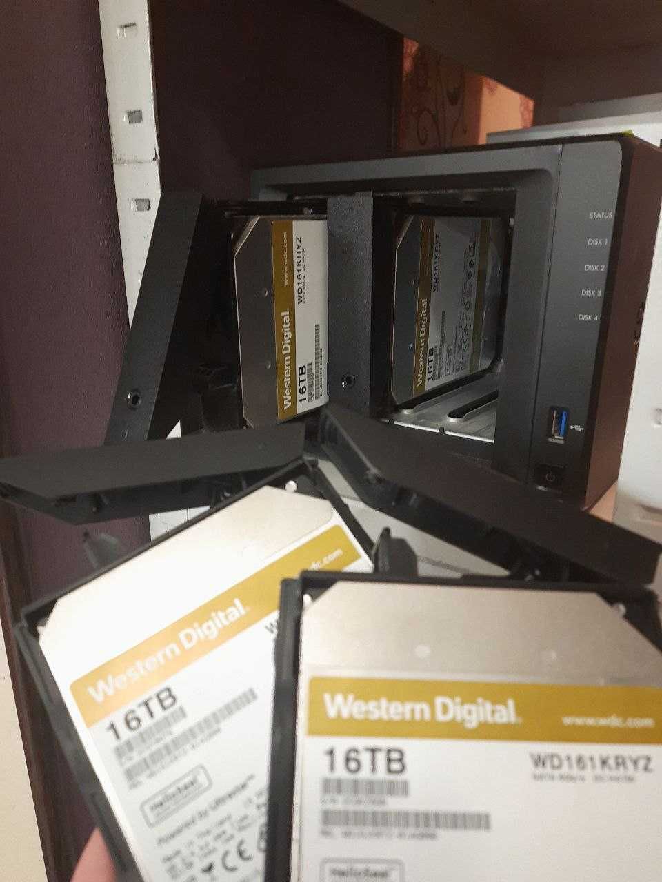 Розпродаж! Мережеве сховище Synology 4BAY DS423+ 64 терабайти на борту