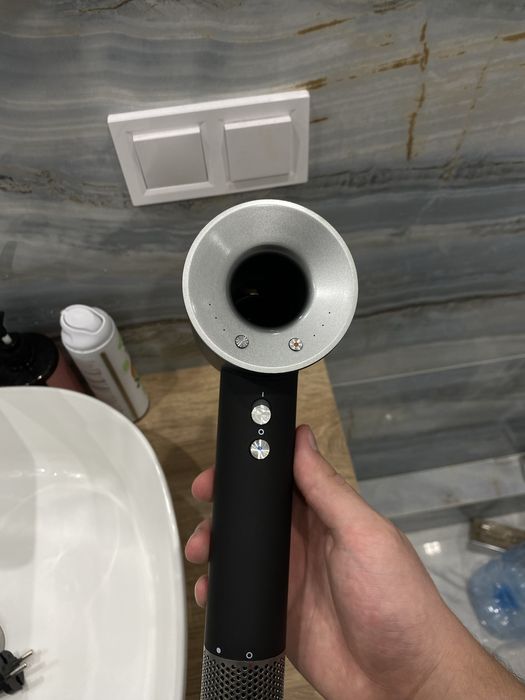 Фен Dyson supersonic