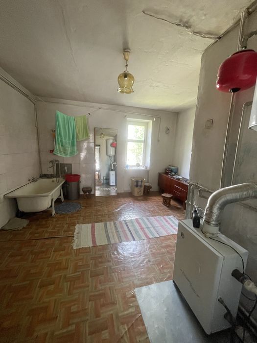 Продаж житлового будинку з землею в с. Потіївка