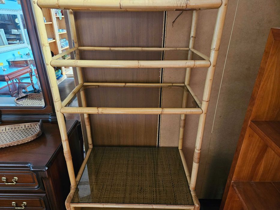 Móvel estante em verga - Muito bom estado geral