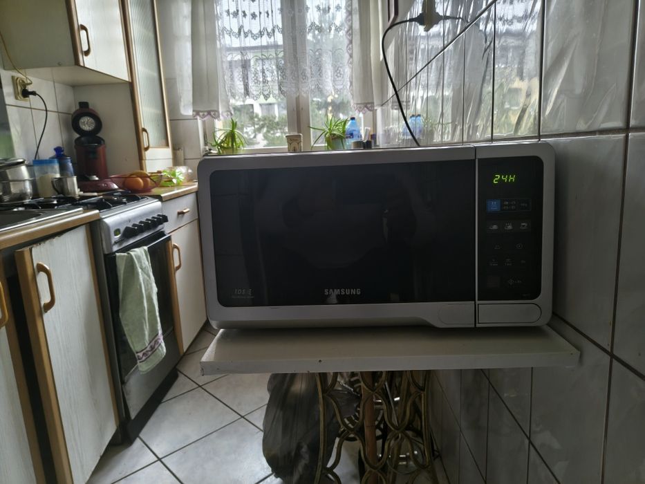 Sprzedam kuchenkę mikrofalową SAMSUNG.TANIO! Używana Tylko Pół Roku!!d