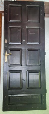 Вхідні двері, після використання , темно коричневі