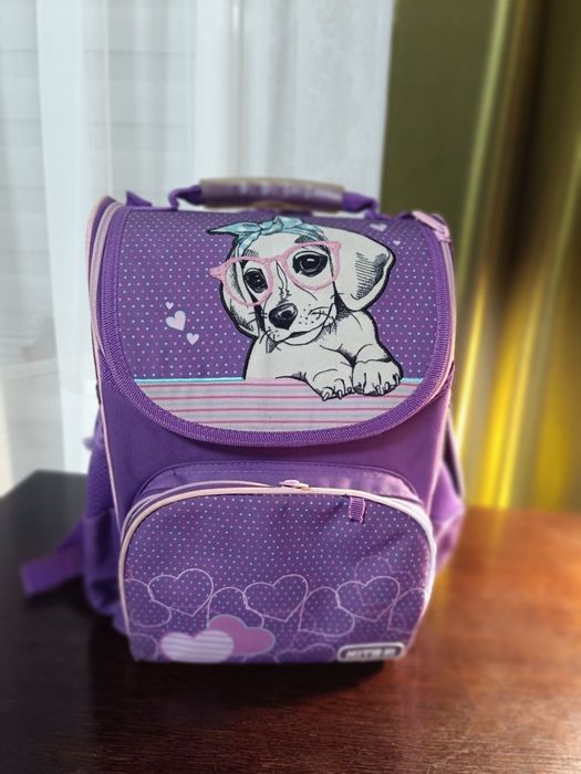 Шкільний рюкзак для дівчинки