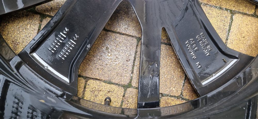 R21"Колеса в зборі volvo хс60 Оригінал Німеччина P zero (літня резина)