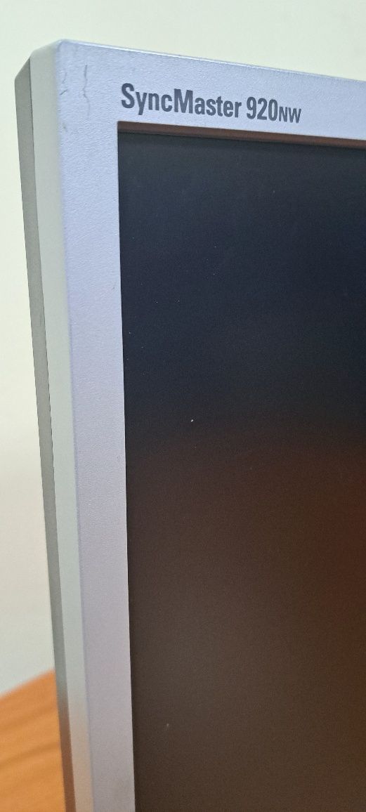 Монітор 19" Samsung 920NW широкоформатний