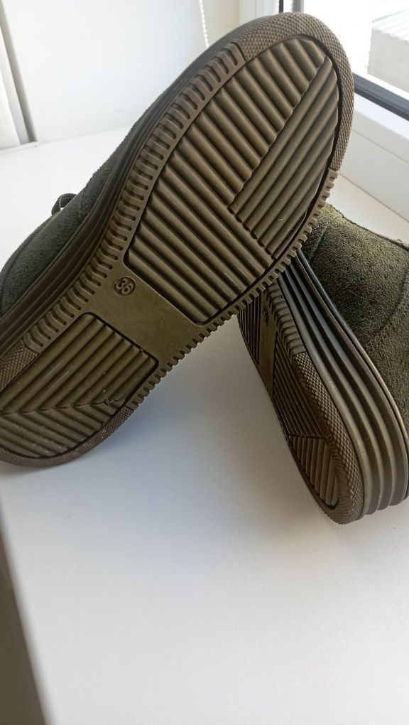 Продам кросівки  р36