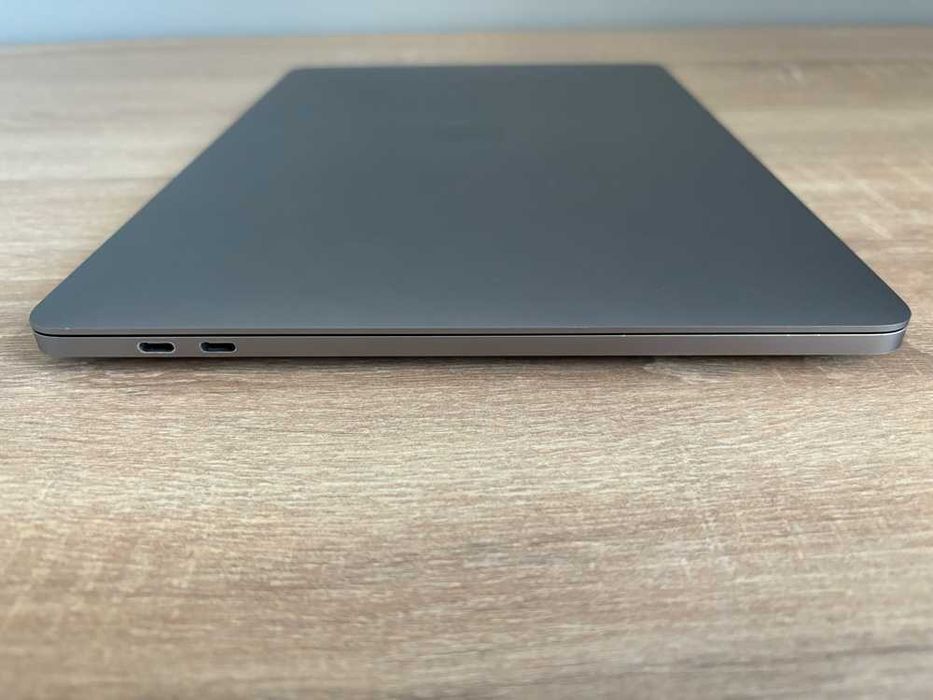 MacBook Pro 13' 2020, M1, 16GB RAM, 512GB SSD, space gray, touchbar
