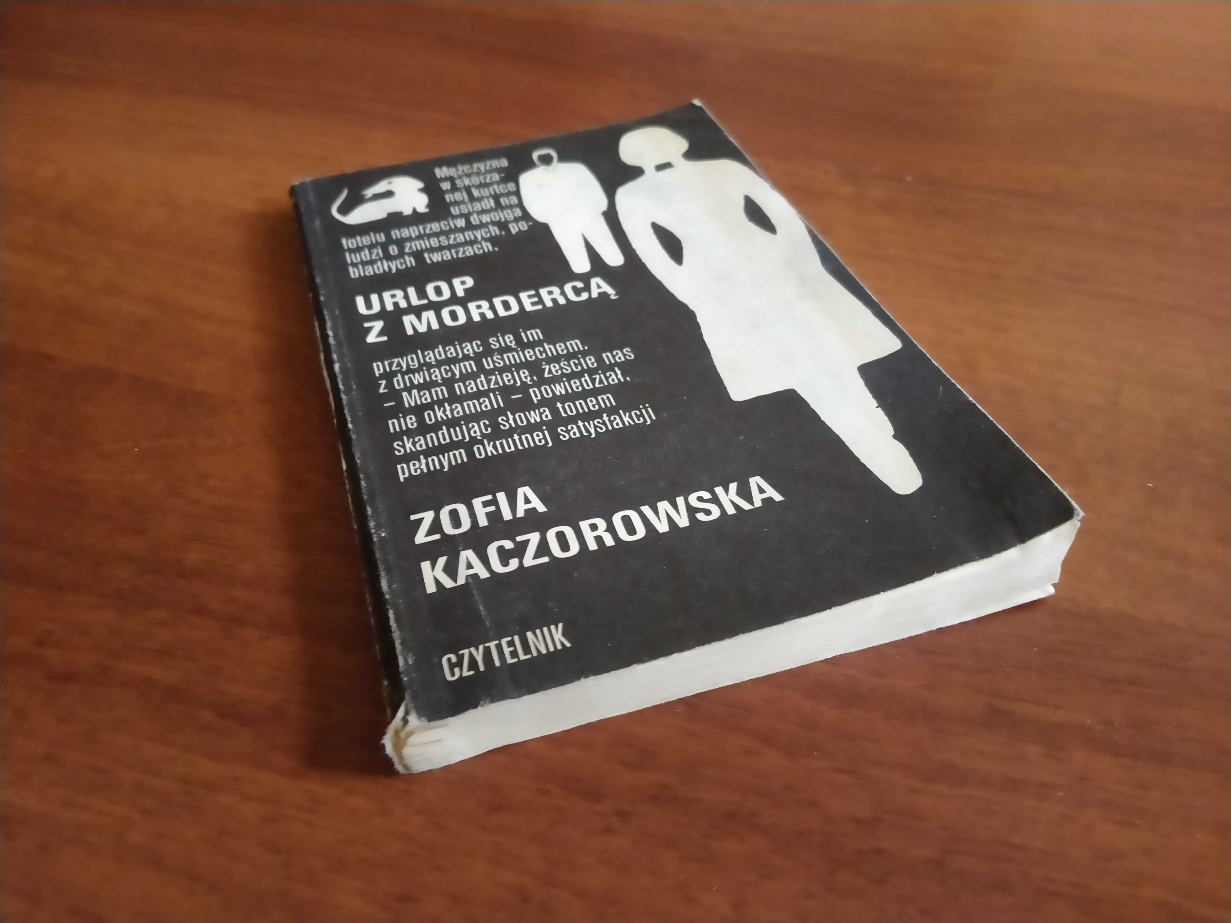 Urlop z mordercą, Zofia Kaczorowska, kryminał PRL, seria z jamnikiem