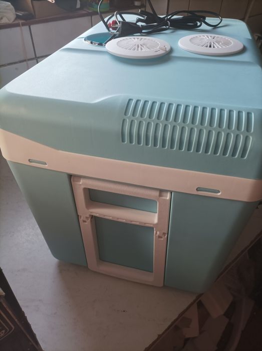 lodówka turystyczna 40 l na kolkach