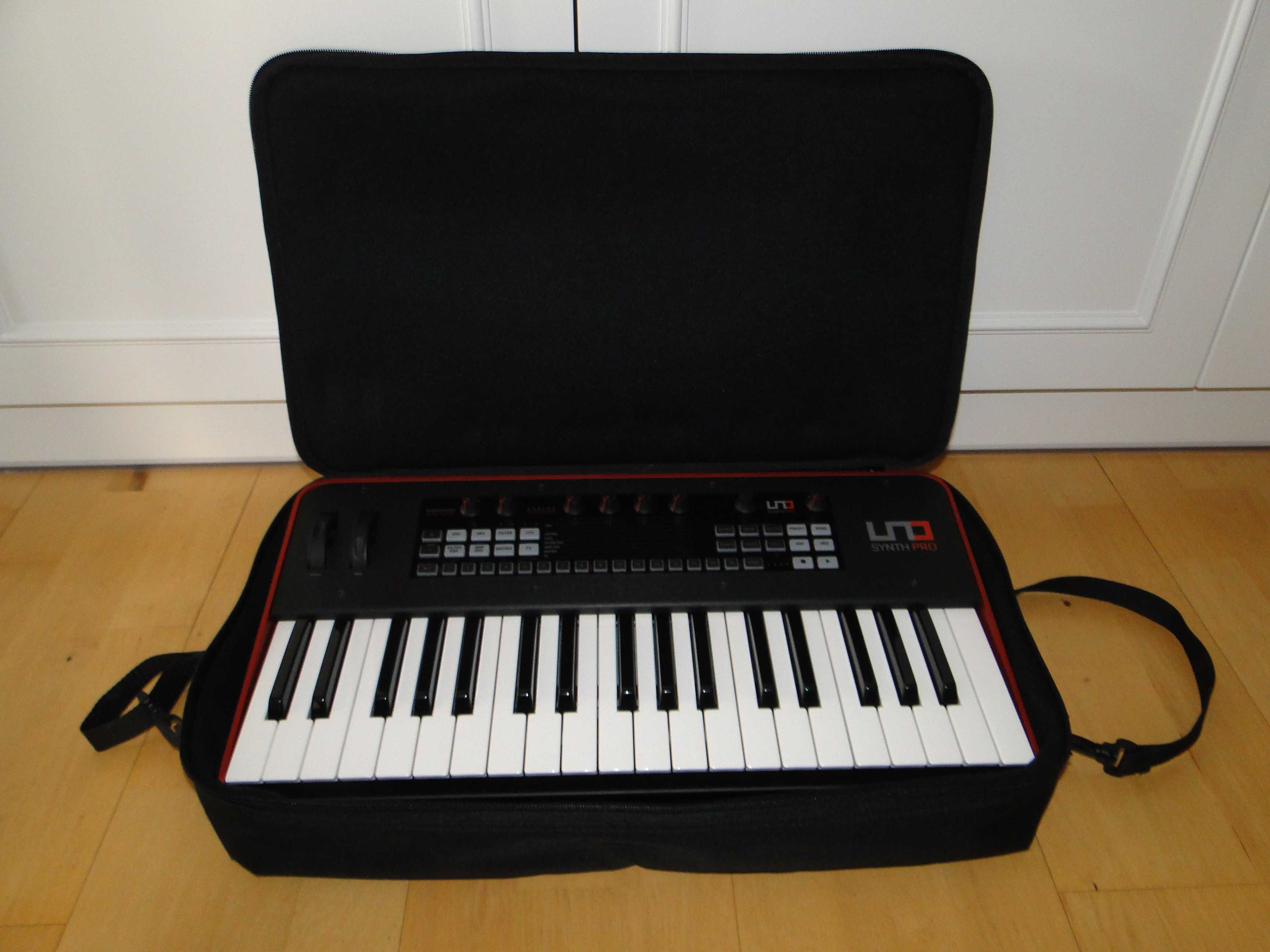 Genialny Syntezator Analogowy IK MULTIMEDIA UNO SYNTH PRO.Okazja.Nówka