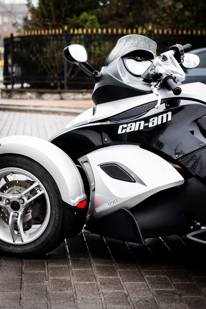 Продам трицикл brp can-am 990