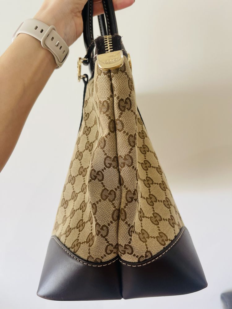 Mala Gucci beje castanha e dourada