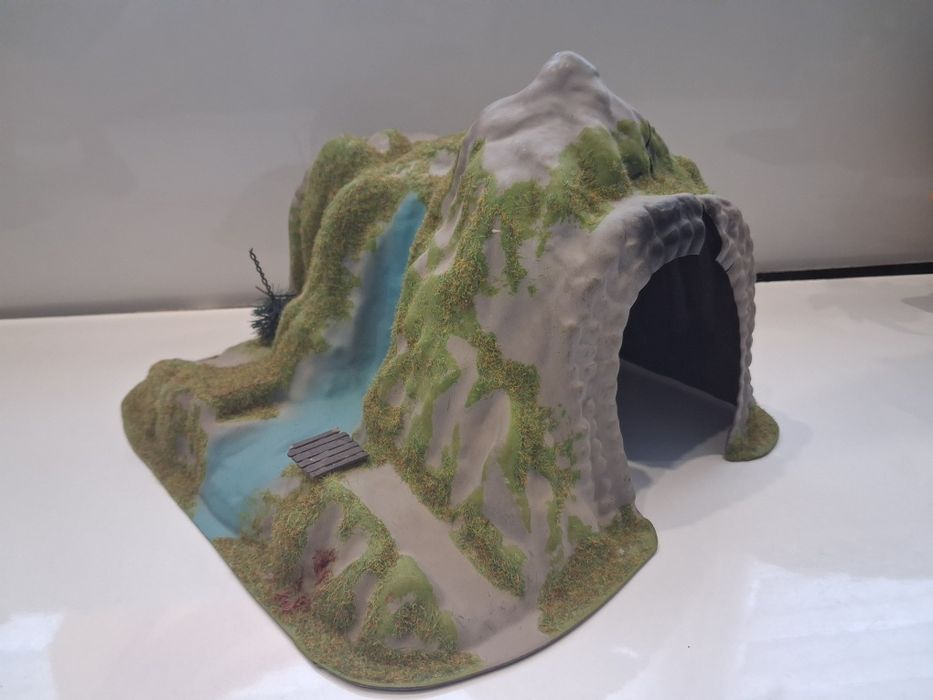 Pociąg z wagonem, tunele i akcesoria do torów tomek i przyjaciele