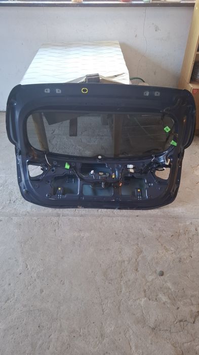 Szyba tylna. klapa tylna uszkodzona plus elektryka Kia Rio IV