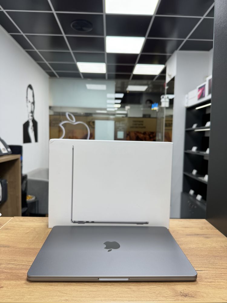 Macbook Air 2022 (M2 /8gb/ 256 ssd) НОВИЙ. ОФІЦІЙНА ГАРНТІЯ