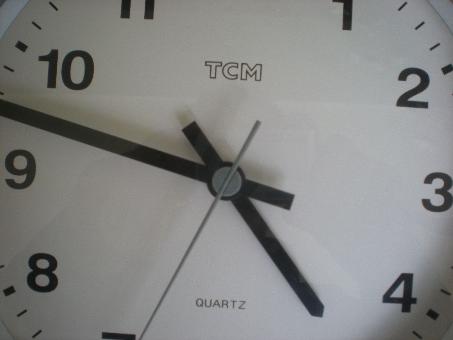 Ładny duży zegar Niemiecki TCM w CHROMOWANEJ metalowej oprawie