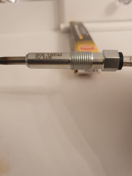 Świece żarowe NGK D-POWER Y 607AS