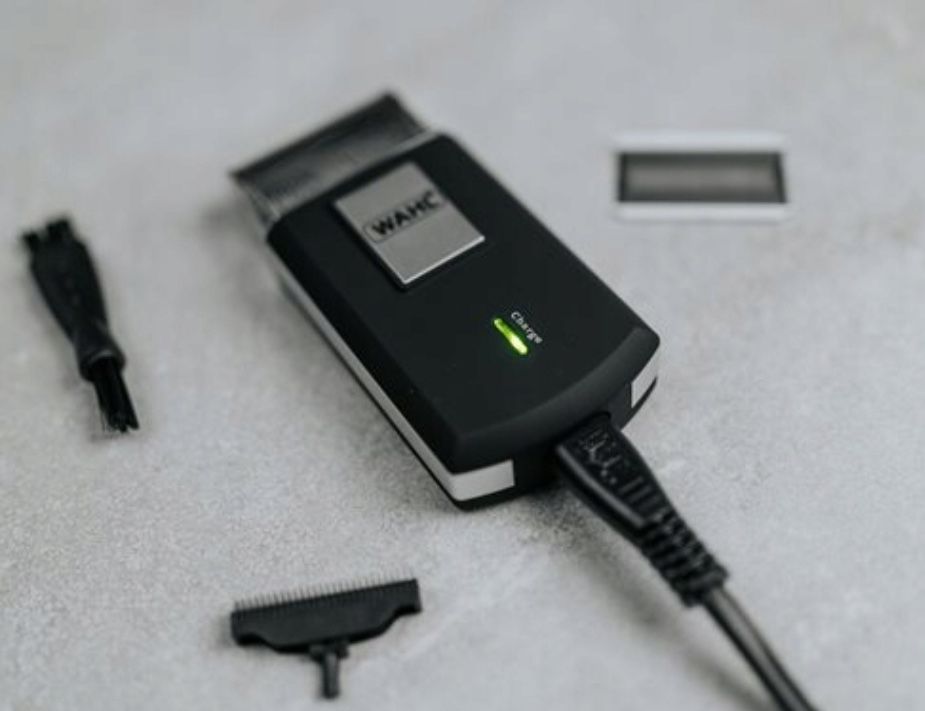 Golarka Maszynka Elektryczna Trymer WAHL Mała Turystyczna z Etui